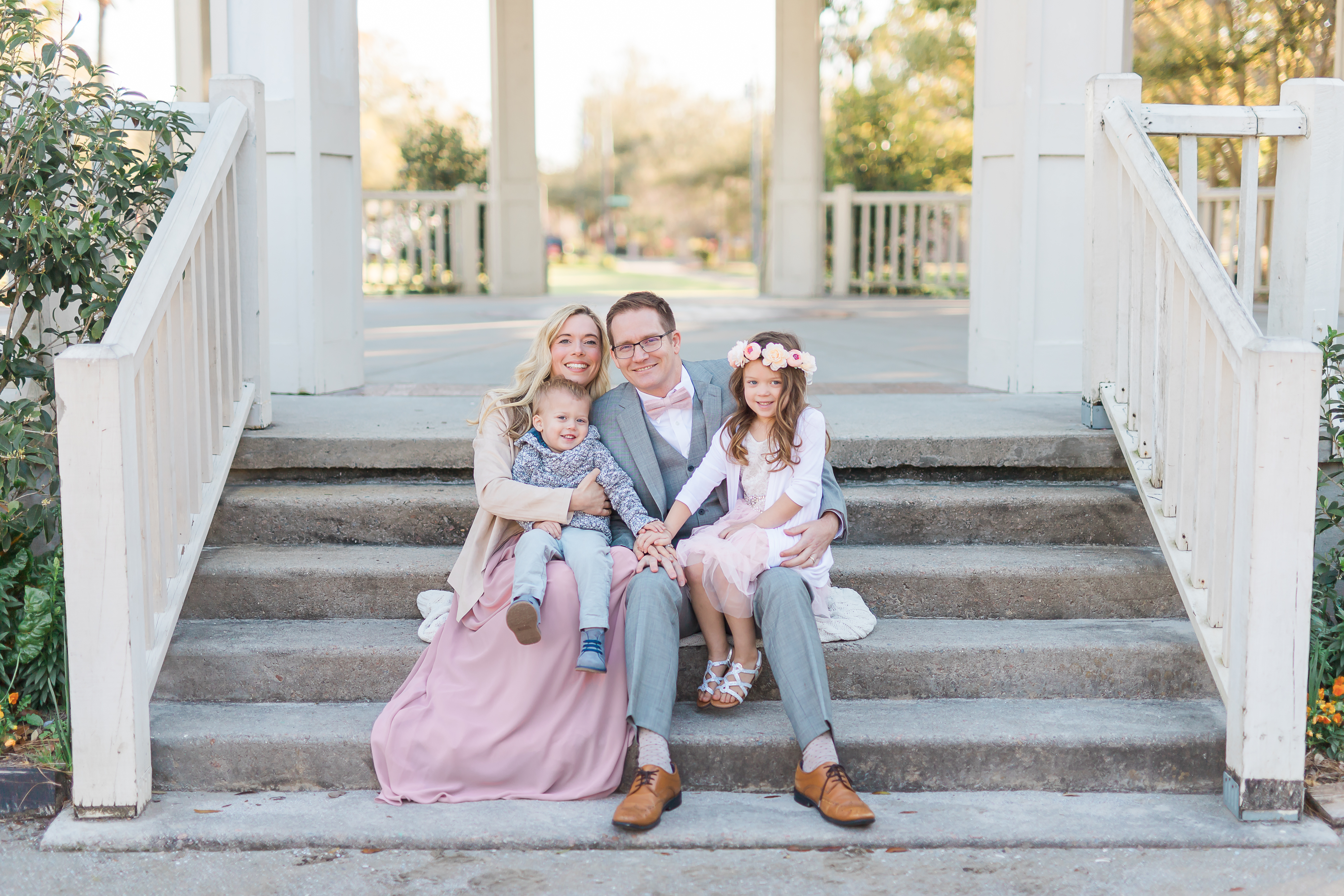 Couple family photos done with me at Hampton Park, a beautiful public park, one of Charleston’s biggest and most colorful parks by Janice Jones Photography.